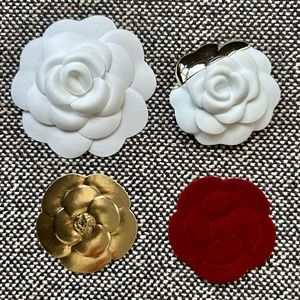 CHANEL gift accent chamellia set, white & chrome, red, gold, white